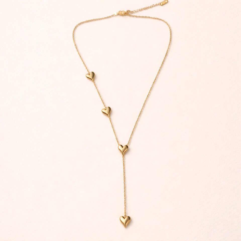 Hermoso set collar y pulsera de triple corazón