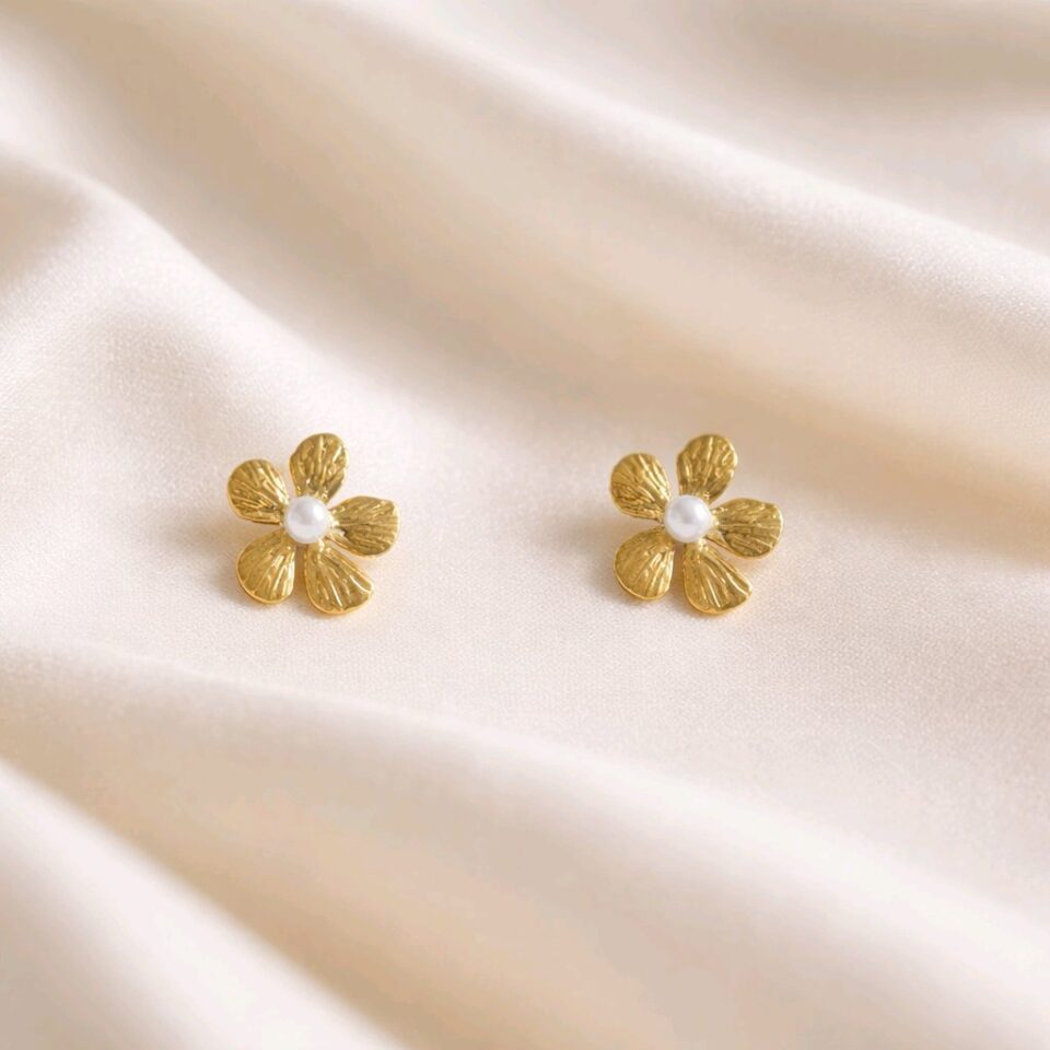 Aretes flor con perla pequeños